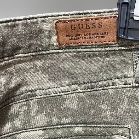 GUESS camo jeans - Picture 9 of 9